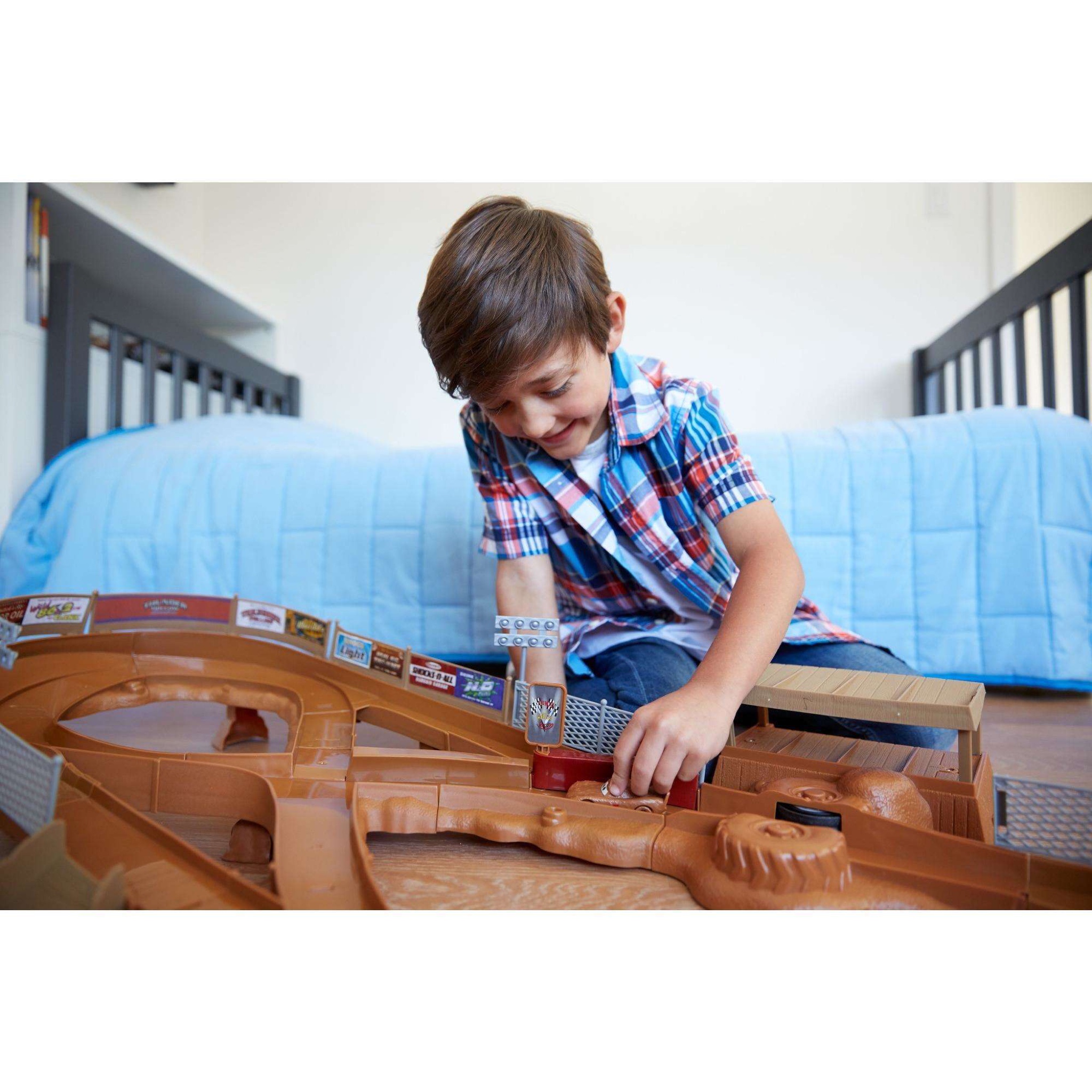 ชุดสนามแข่งรถจำลอง Mattel Disney Pixar Cars 3 Thunder Hollow Criss-Cross Track Set