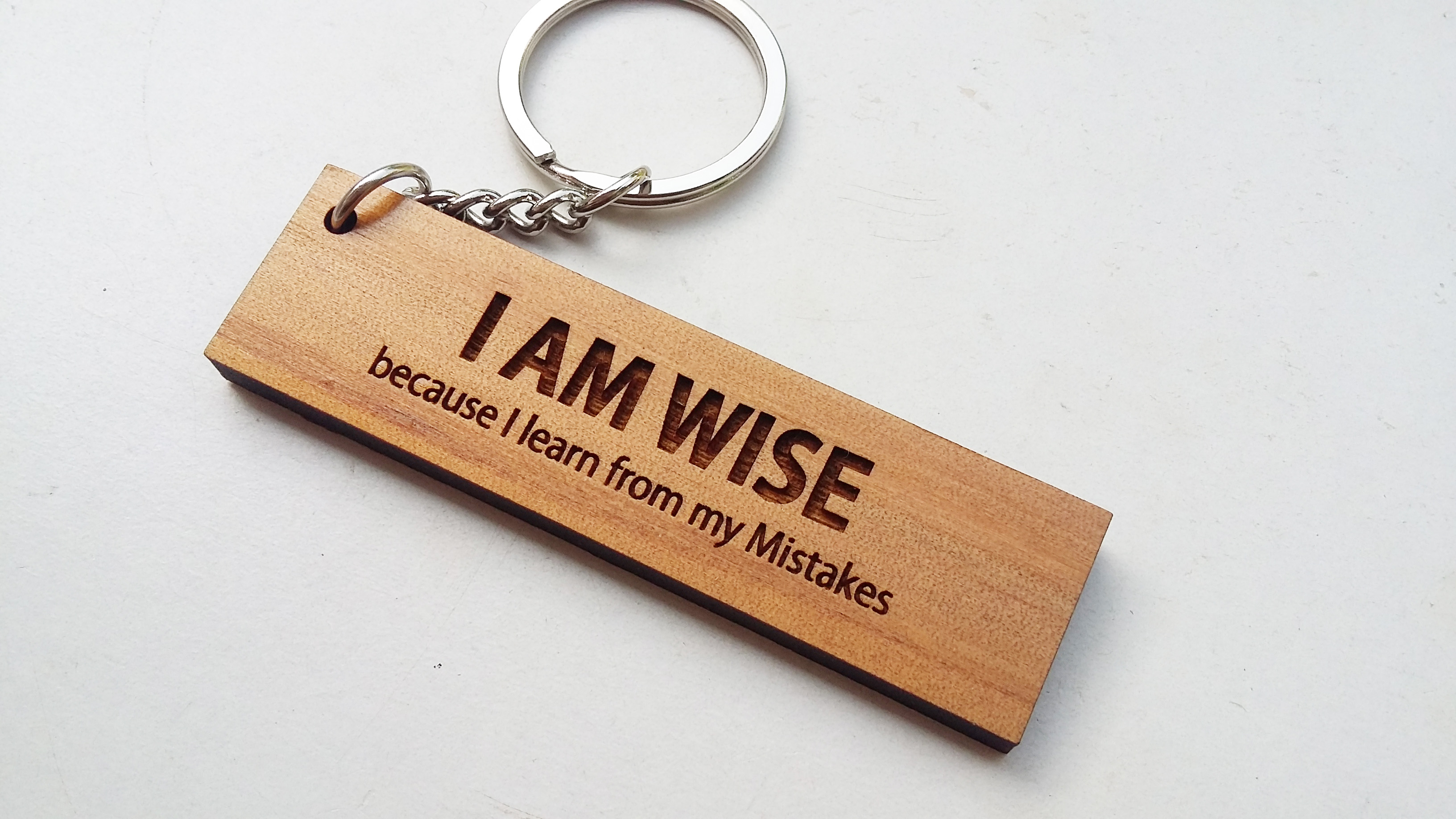 พวงกุญแจไม้ พวงกุญแจไม้ใส่ข้อความ - I AM WISE because I learn from my mistakes
