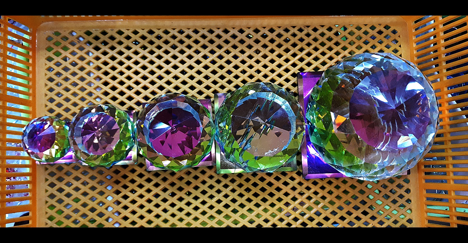 ลูกแก้ว คริสตรัล เหลี่ยม ปรับฮวงจุ้ย สะท้อนแสง (ขนาด 20/15/13/8/6/5/4/3 ซม )