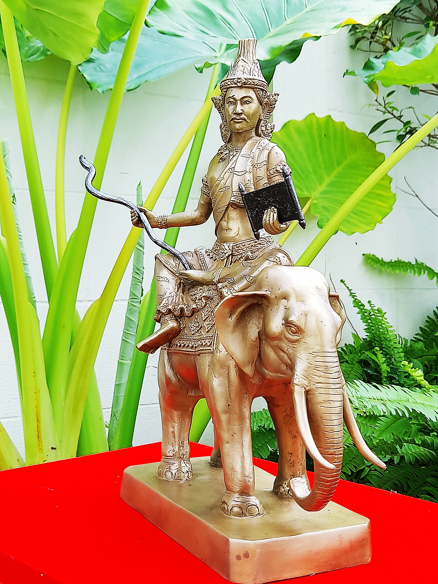 รูปหล่อ ปู่พระฤาษี ทรงช้าง ถือไม้เท้า กระดานชนวน (พระพฤหัสบดี แห่ง สติปัญญา บรมครูของทุกสรรพศาสตร์วิชา(เป็นหัวหน้าของปู่ฤาษี180ตน)) (ขนาดตั้งบูชา สูง14นิ้ว ยาว9นิ้วครึ่ง ลึก4นิ้วครึ่ง) เนื้อทองเหลือง #ปลุกเสกแล้ว #รับประกันแท้