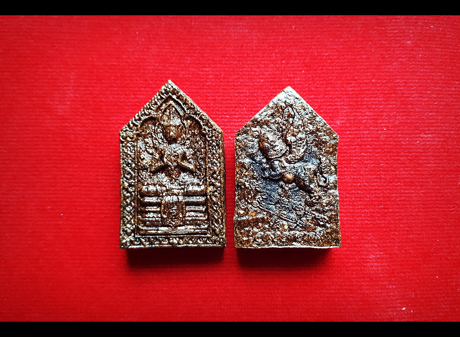 ขุนแผน มนต์พ่อเนื้อหอม พยัคฆ์ติดปีก(เพชรพญาธร) (องค์กรรมการ เนื้อผงผสมว่านต่างๆ ฝังตะกรุดสีเงิน 1ดอก) ปี2563 - ปู่จุก จอมอาคม