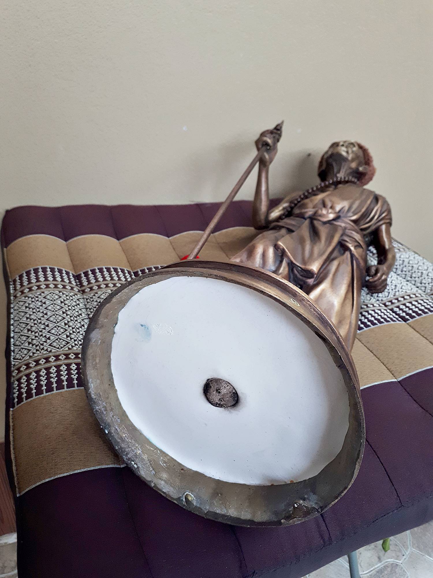 รูปหล่อ หลวงปุ่หมุน วัดบ้านจาน เนื้อโลหะทองเหลือง ยืนถือไม้เท้า พญานาค ขนาดบูชา (องค์ใหญ่ สูง21นิ้ว)