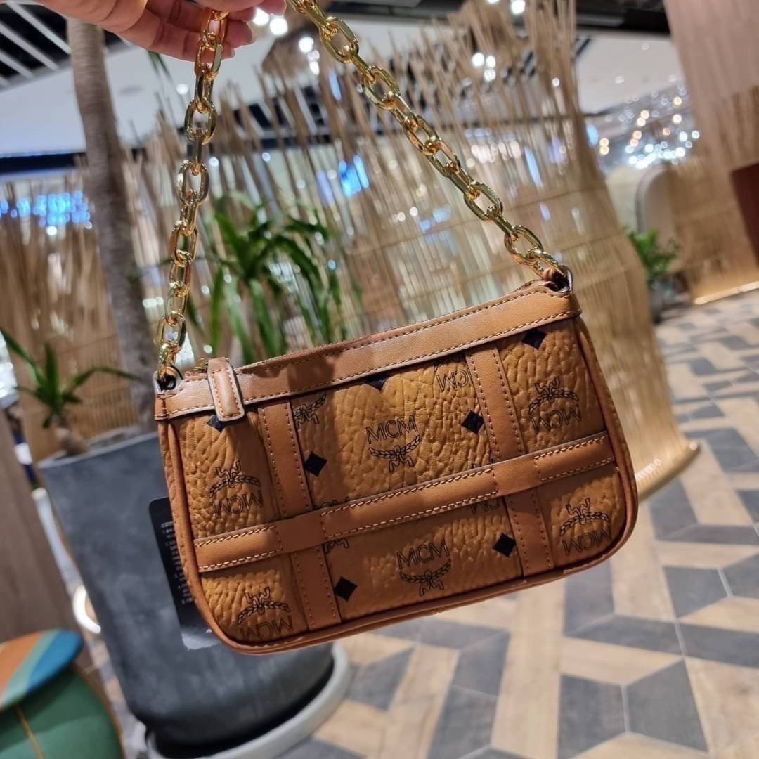 MCM MINI DELMY SHOULDER BAG (แอดไลน์ก่อนสั่งซื้อ)