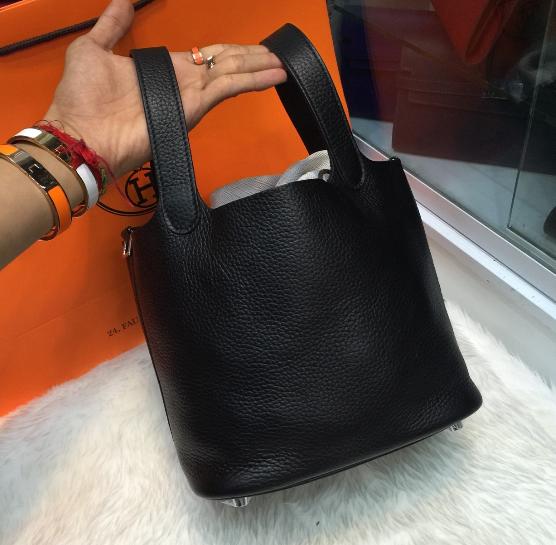 กระเป๋า hm picotin 18 cm หนัง togo สีเทา ฟ้าเทา น้ำเงิน ชมพูอ่อน แดง ฟ้า ดำ ชมพูเข้ม ส้ม เขียว น้ำตาล ม่วง สีอื่นๆสอบถามได้ค่ะ