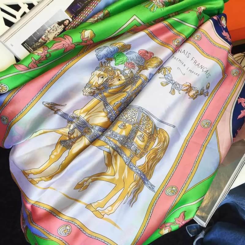 ผ้าพันคอ hm ผ้าคลุมไหล่ hm ลายม้า สีเขียวขาว