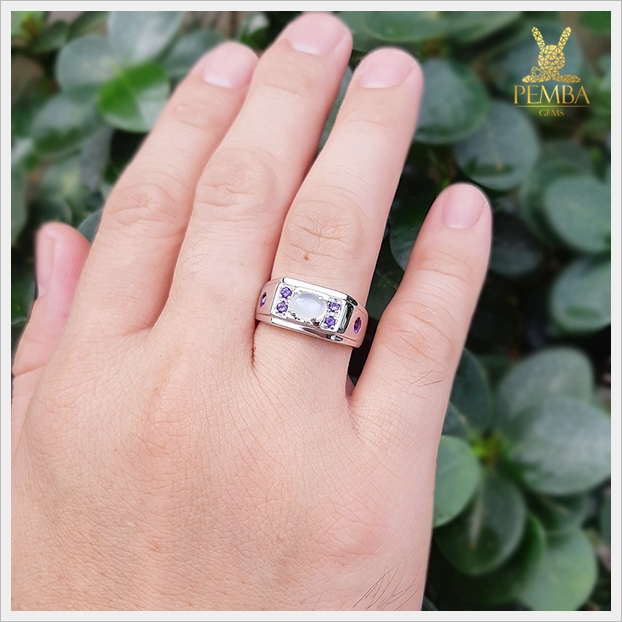 แหวนมุกดาหารแท้ อัญมณีสีขาวนวล ชวนให้หลงใหล แหวนพลอยแท้