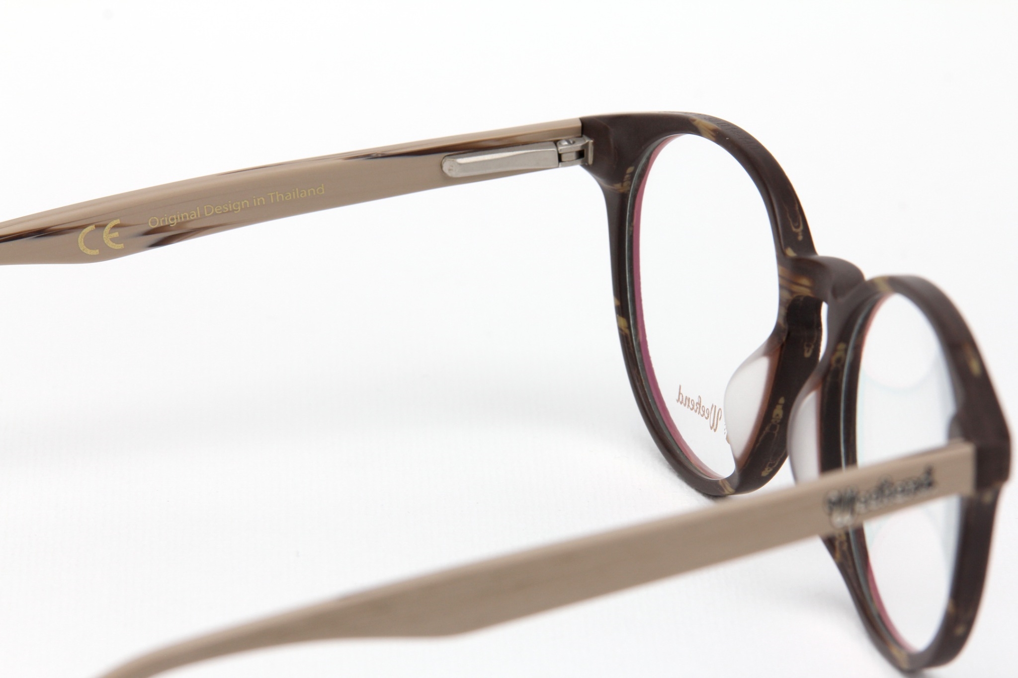 กรอบแว่นสายตาพร้อมคลิปกันแดด Weekend Sydney Silver