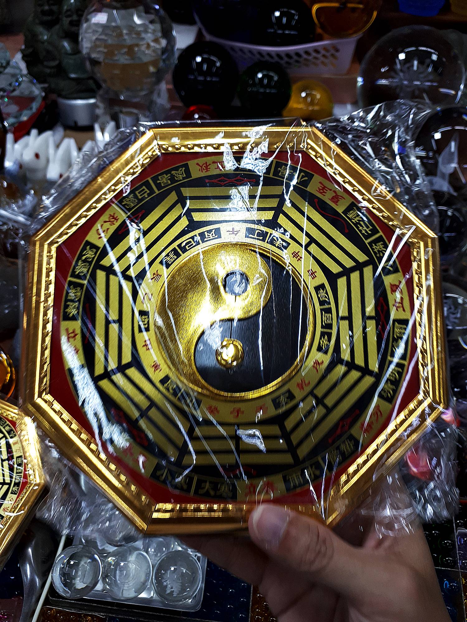 ป้าย หกเหลี่ยม ยันต์จีน