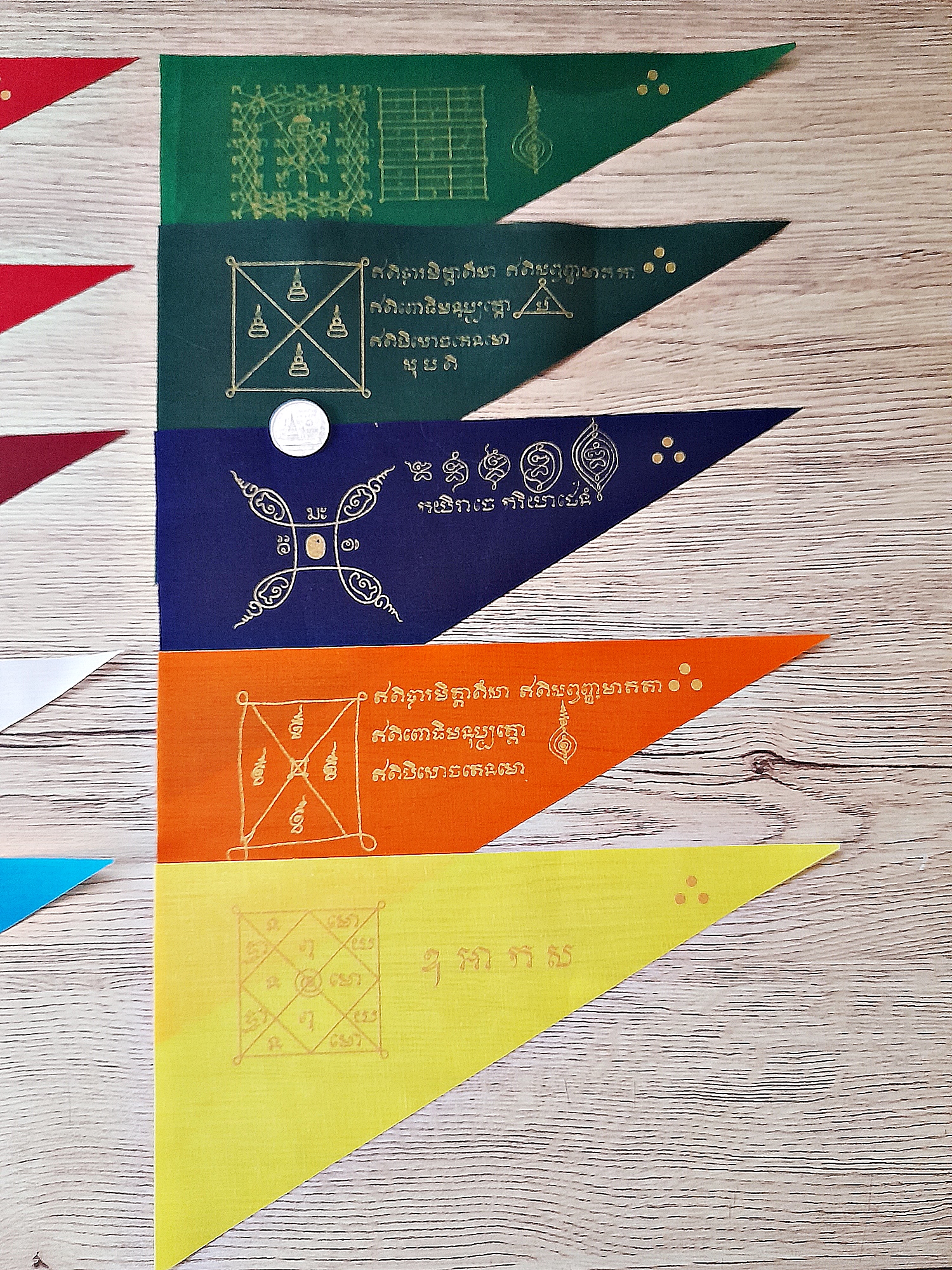 ผ้ายันต์ธง ครบชุด 10แบบ ปี2563 #รับประกันแท้ - หลวงตาวัชรชัย วัดถ้ำเขาวงศ์