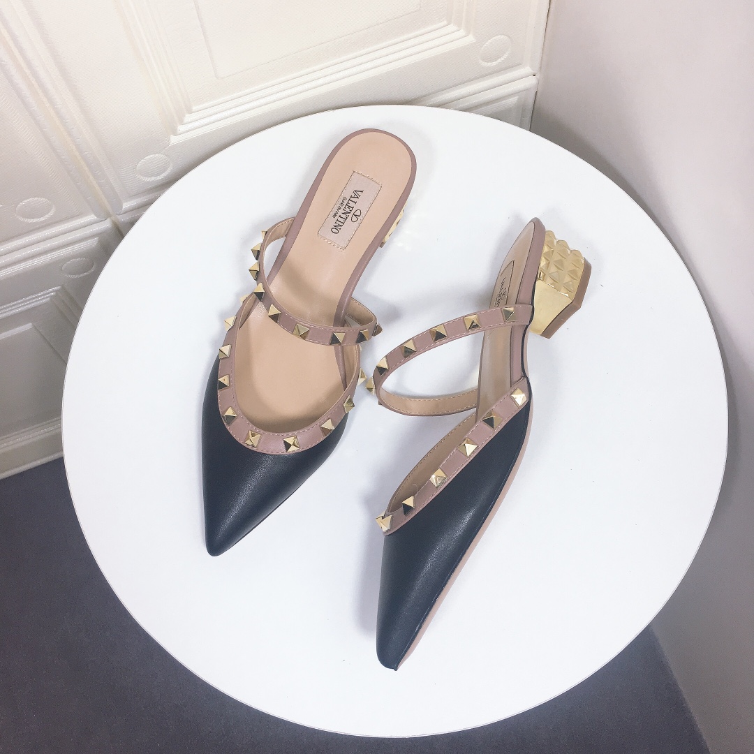 รองเท้าแตะ valen matt rockstud สีดำ สีฟ้า size 34-42