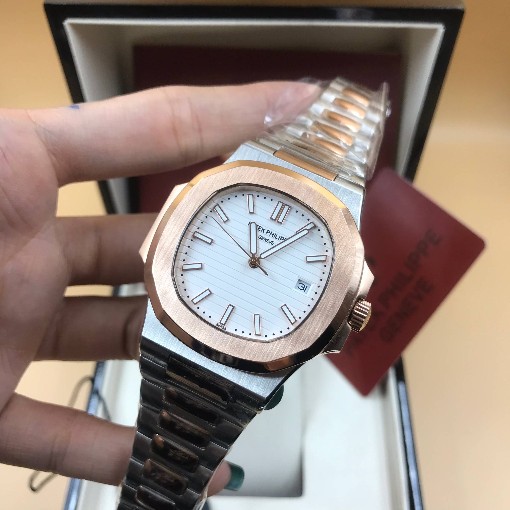 นาฬิกา Patek Philippe รุ่น Men Nautilus สายเลสสี 2K งาน Mirror Swiss