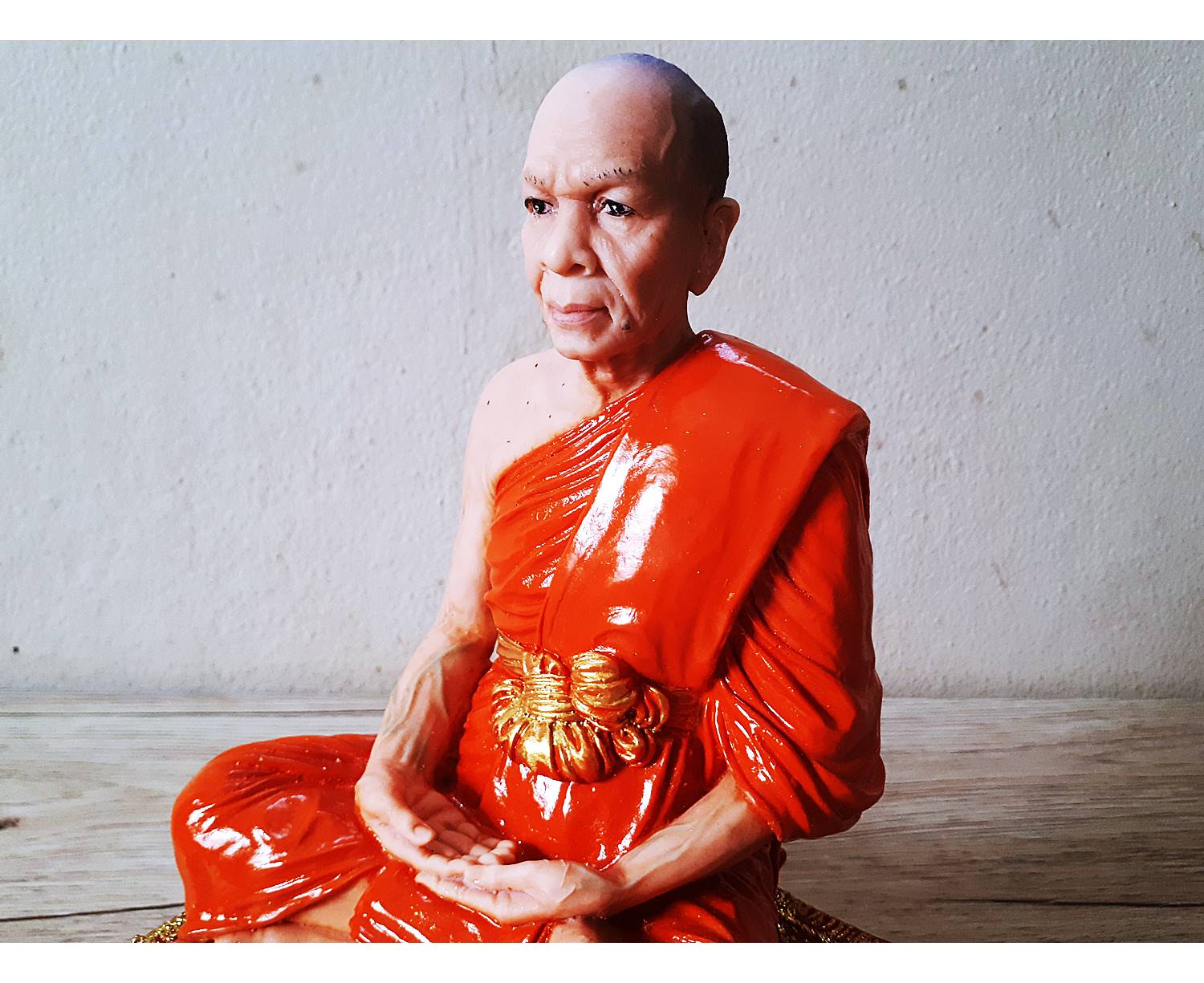 รูปหล่อ หลวงพ่อสด วัดปากน้ำ ภาษีเจริญ เนื้อเรซิ่นลงสี - (หน้าตัก5นิ้ว ฐาน5×7นิ้ว สูง9.5นิ้ว)