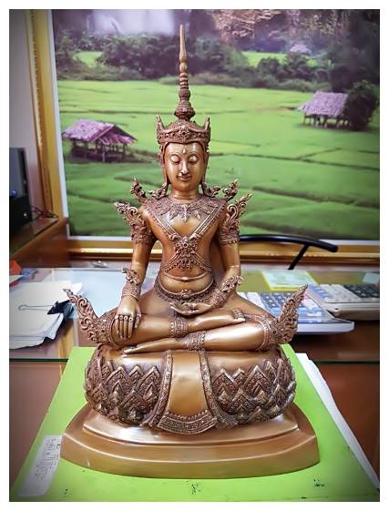 รูปหล่อ พระพุทธรูป พระจักรพรรดิ์ ทรงเครื่องพระจักรพรรดิ์ (ทองเหลืองรมดำ หน้าตัก 8-9นิิ้ว)