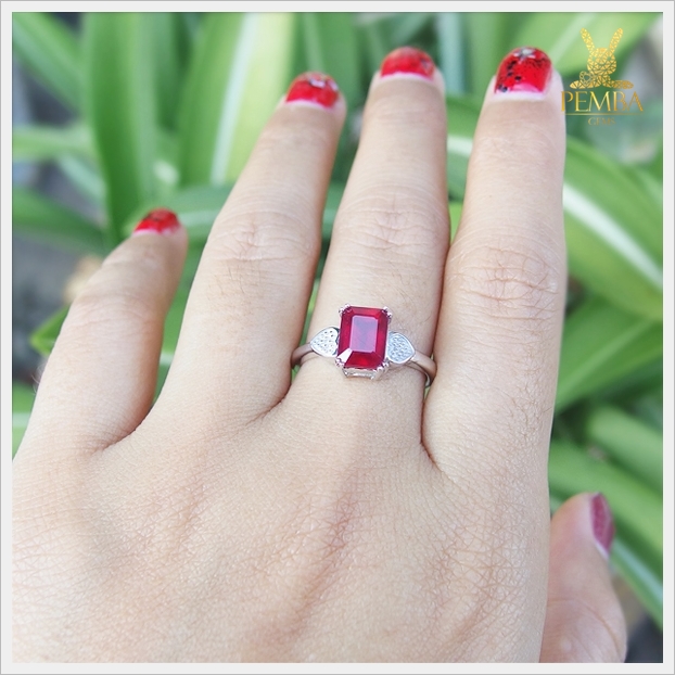 แหวนทับทิมแท้ สีแดงสวยงาม ทรงสี่เหลี่ยม มีสไตล์ แหวนพลอยแท้