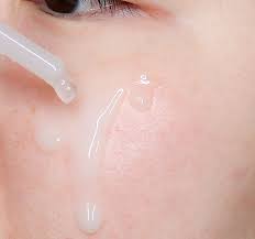 Medi-Peel Red Lacto Collagen Ampoule 70mL เมดิพีล แอมพูลคอลลาเจนเข้มข้น ช่วยบำรุง ฟื้นฟูผิวให้เนียนกระชับ รวมถึงรูขุมขนกระชับ ผิวเรียบเนียนยิ่งขึ้น