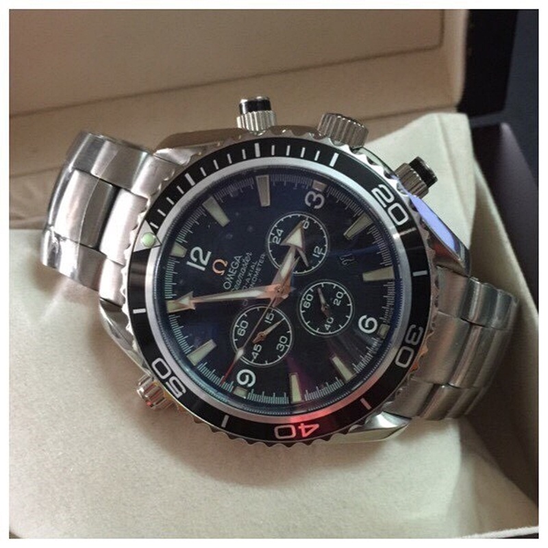 นาฬิกา Omega เกรด Mirror รุ่น Seamaster Planet Ocean Chronograph สีเงิน สายเลสสีเงินสวยขั้นเทพ