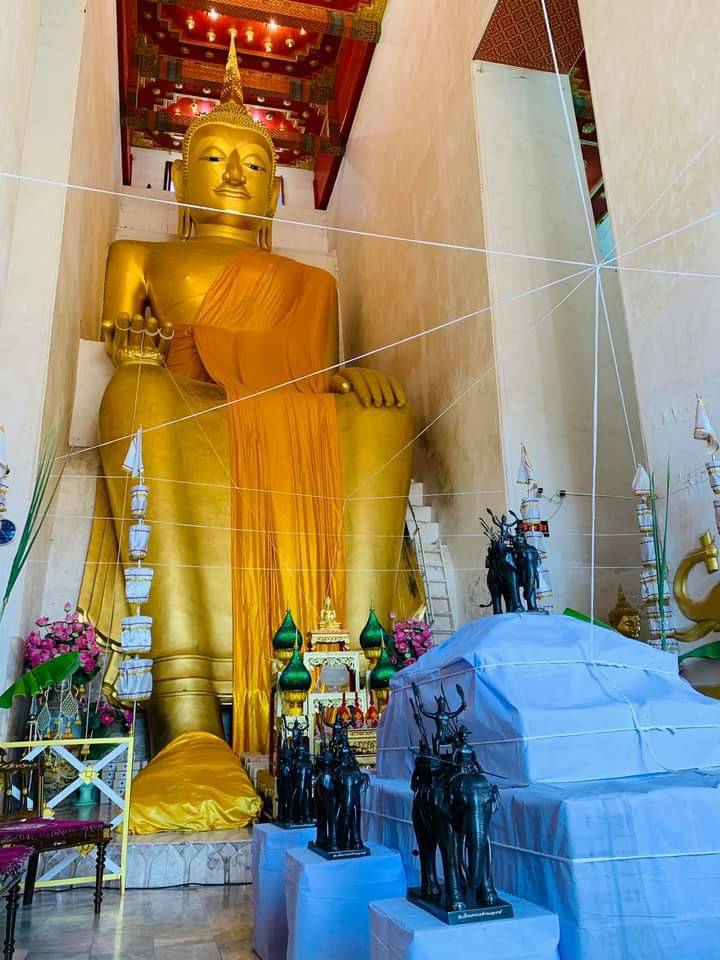 รูปหล่อ พระนเรศวร ทรงช้าง ออกศึก เนื้อทองเหลือง ปี2563