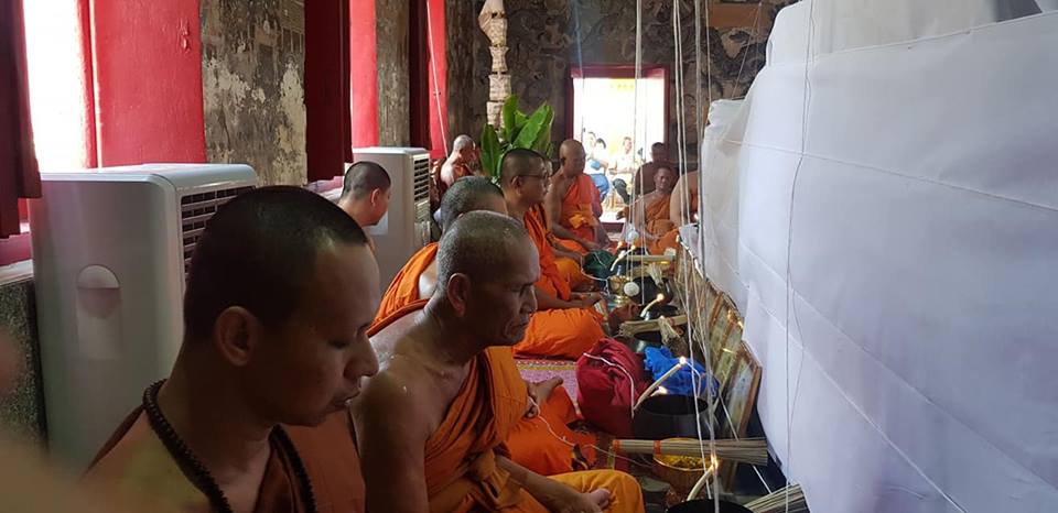 เหรียญหลวงพ่อกวย วัดโฆสิตาราม(วัดบ้านแค) เนื้อกระไหล่ทองคำ ลงยาแดง ปี2562 (แยกจากชุดกรรมการ) #รับประกันแท้ รูปภาพ สี หลวงพ่อกวย วัดโฆสิตาราม(วัดบ้านแค) (ขนาดตั้งบูชา 11x15นิ้ว) ปี2562 #รับประกันแท้ -- #พิธีดีมากดวงจิตหลวงพ่อกวยมาเสกให้เอง