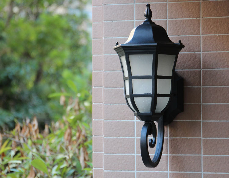 โคมไฟติดผนังภายนอกสไตล์ยุโรปรุ่น [WK6018]