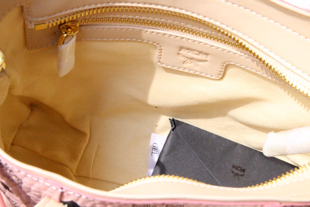 กระเป๋า mcm Anya 8 นิ้ว