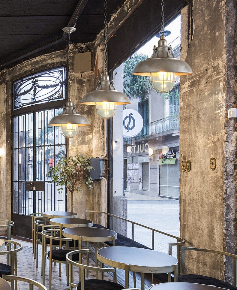 โคมไฟแขวนเพดานสไตล์อินดัสเทรียล โทนสีเงินเนื้อโลหะเก่าวินเทจ มีแก้วครอบหลอดไฟ [LKJ-155]