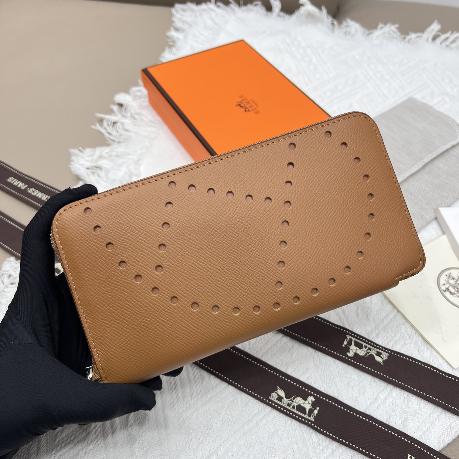 กระเป๋าสตางค์ hm long wallet ใบยาว ซิปรอบ เขียว ดำ เทา น้ำตาล ฟ้า ชมพู ส้ม