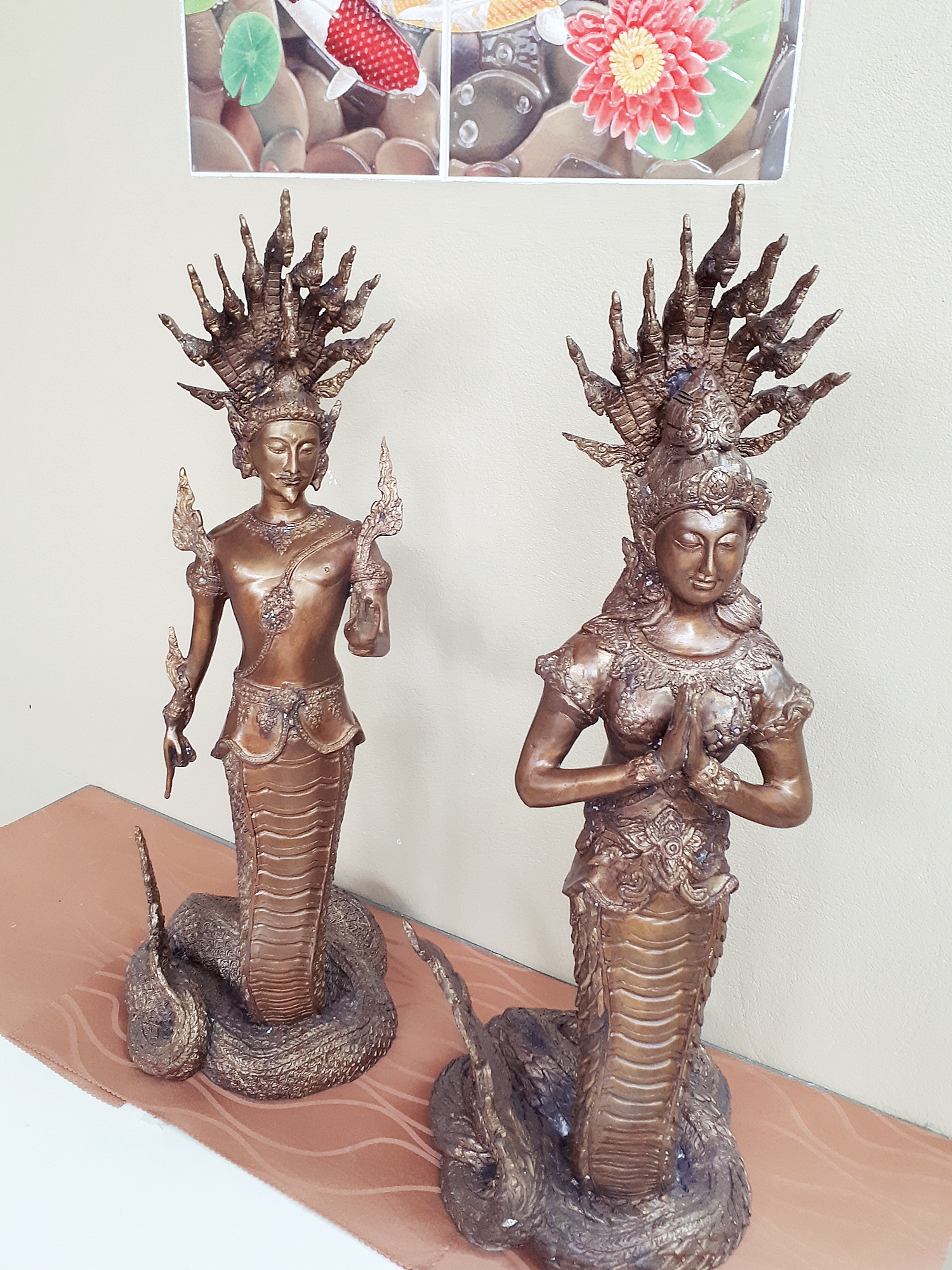 รูปหล่อ พญานาคราช คู่ (ท่านปู่นาคา-ปู่ศรีสุทโธ ท่านยานาคี-ศรีปทุมวัน) พญานาคปรก 9ตน 9หัว โลหะทองเหลืองรมดำ (ขนาดบูชา องค์ขนาดใหญ่ สูง 25นิ้ว) (ขายปลีก ขายส่ง)