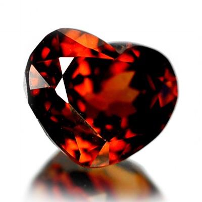 พลอยเพทายดิบ ไม่ผ่านการอบ Zircon รูปหัวใจ สีส้มเข้ม ความสะอาดมองตาเปล่าไม่มีตำหนิ ไฟดีเต็มเม็ด เจียระไนสวย รูปร่างสวย
