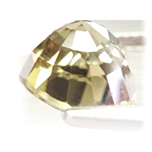 Natural Tourmaline (Untreated) พลอยทัวมาลีน รูปหัวใจ ธรรมชาติไม่ผ่านการอบ หนัก 3.04 กะรัต สีเขียวอ่อนออกน้ำตาลทองอ่อนๆ สีโทนคลาสสิค สะอาดไม่มีตำหนิ