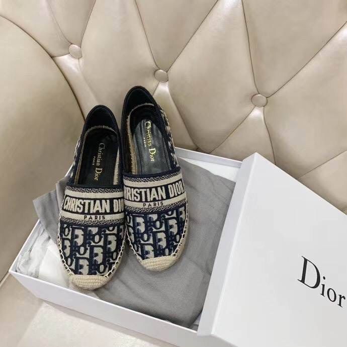 รองเท้า dio espadrilles สอบถามไซส์ได้ค่ะสต็อคของเปลี่ยนตลอด