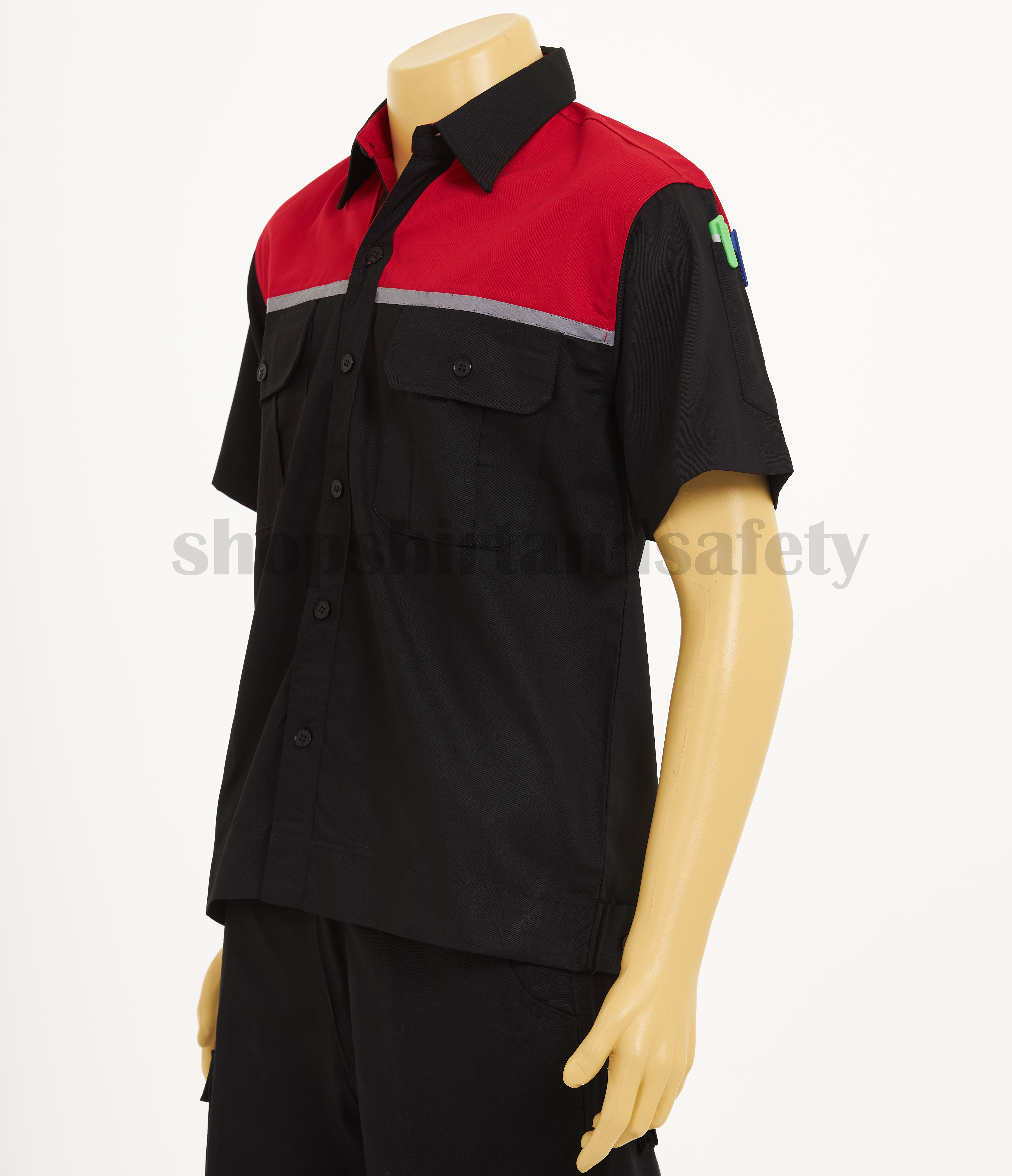 เสื้อช็อปแขนสั้นแบบดำอกแดงกุ้นเทา