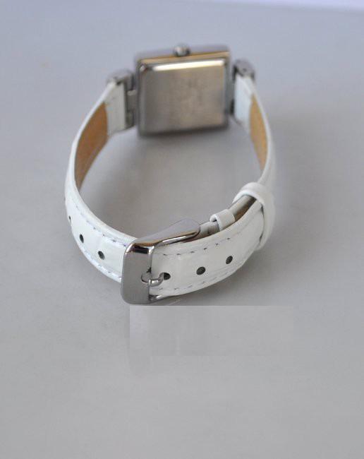 Karnvera Shop นาฬิกาข้อมือผู้หญิง Casio Standard Analog Woman Watch LTP-1354L-7C1 (สินค้าราคาพิเศษ ไม่มีกล่อง)