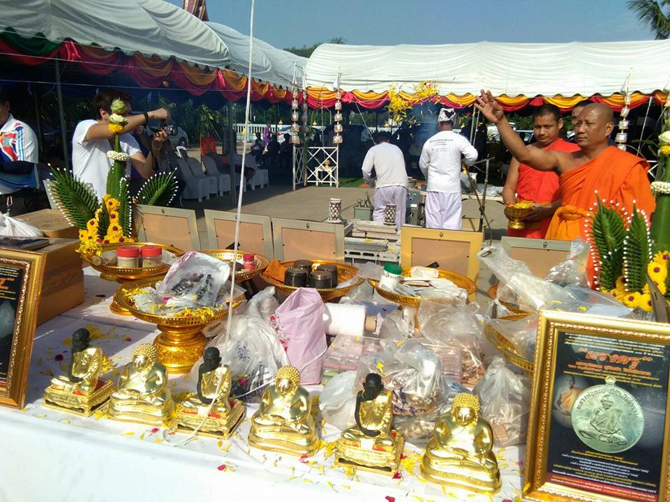 รูปหล่อ หลวงพ่อกวย วัดโฆษิตาราม(วัดบ้านแค) รุ่นแรงครู ปี2560 (จัดสร้าง112องค์) เนื้อนิลผสมเหล็กไหล ปิดทองคำแท้ #รับประกันแท้