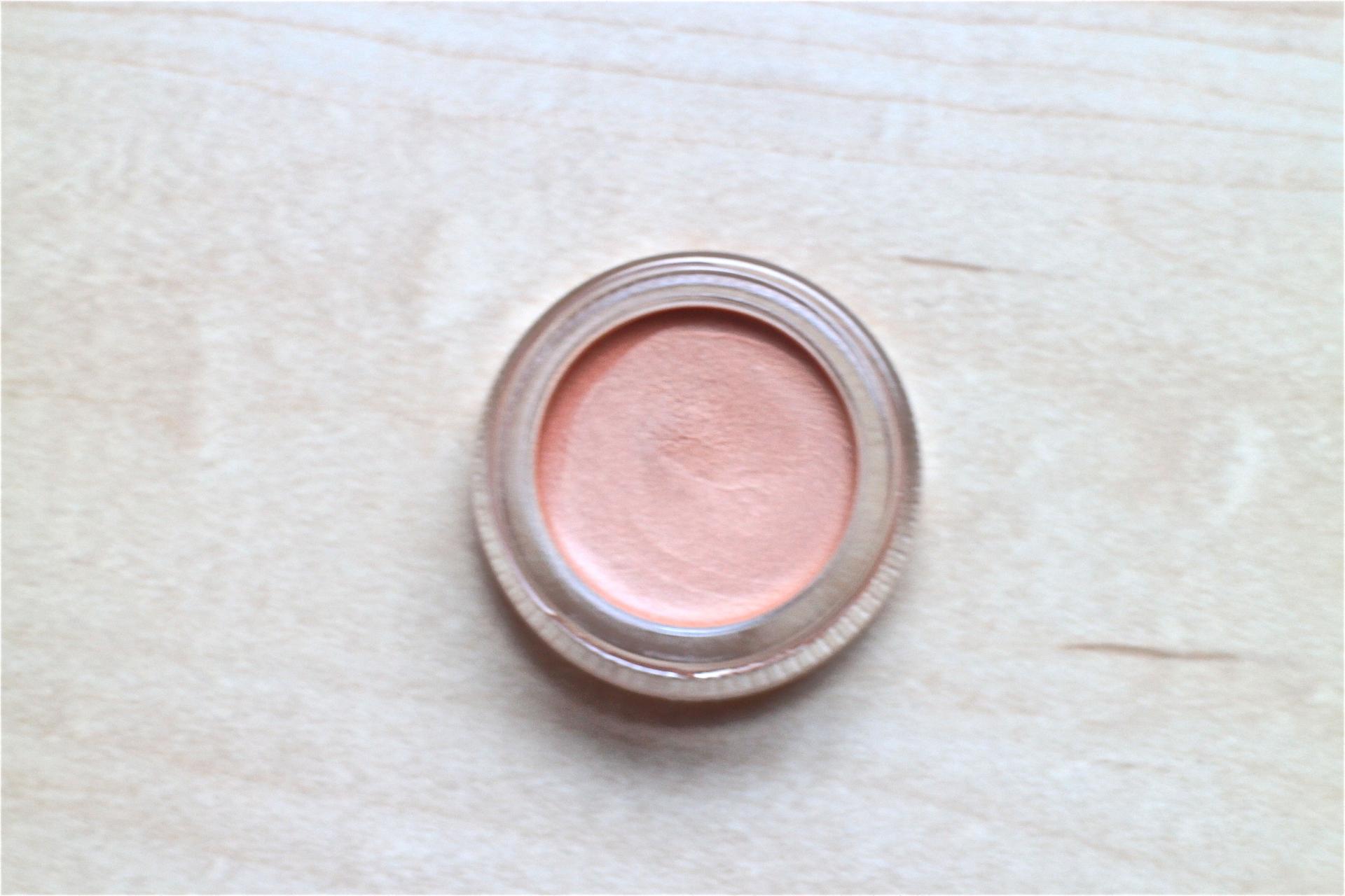 (ลดพิเศษมากกว่า 25%) Shu Uemura Cream Eyeshadow 3.8g สี P Beige อายชาโดว์เนื้อครีม จะใช้เป็นเบสก่อนลงอายชาโดว์ฝุ่นช่วยให้ติดทนและสีชัด ไม่ตกร่อง