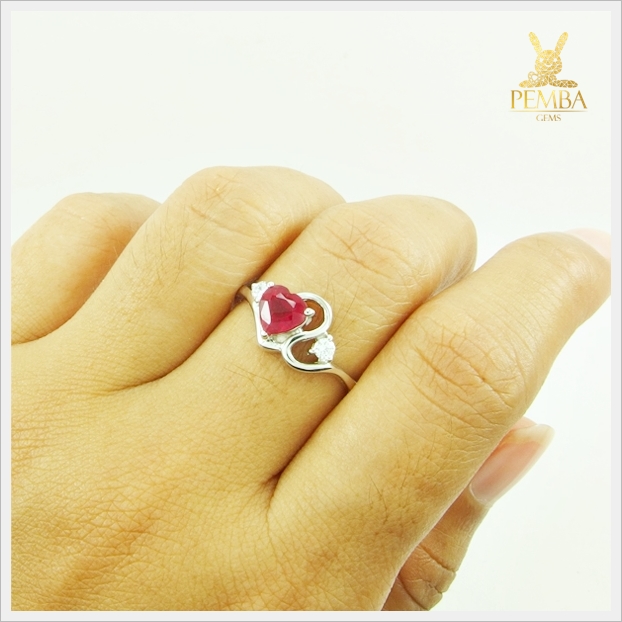 แหวนทับทิม เงินแท้925 ชุบทองคำขาว รูปทรงหัวใจ แหวนพลอยแท้