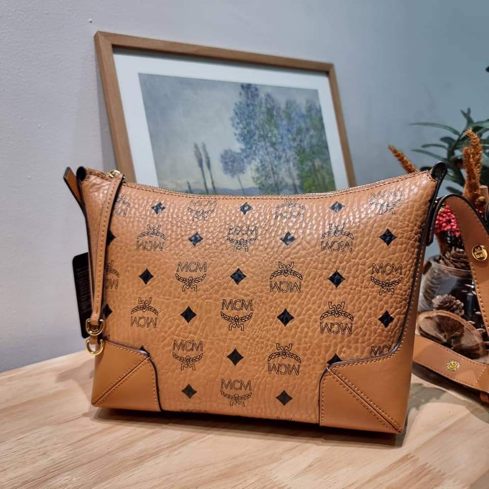 MCM KLARA SHOULDER BAG IN VISETOS (แอดไลน์ก่อนสั่งซื้อ)