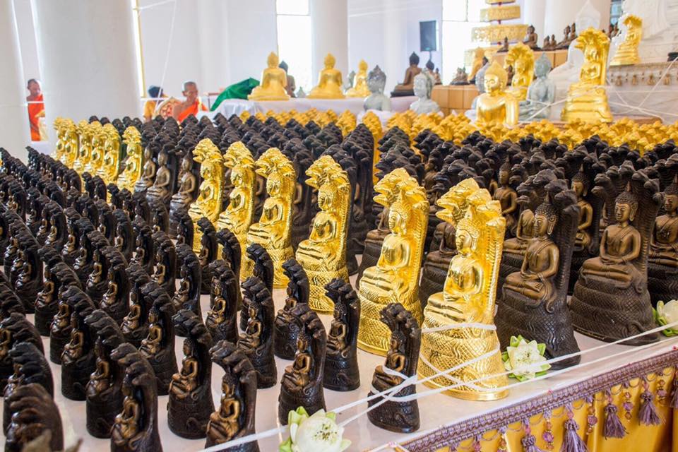 หลวงพ่อเจ็ดกษัตริย์ พระพุทธสิริสัตตราช ( พระบูชา ขนาดหน้าตัก 3 นิ้ว เนื้อโลหะชนวน ปิดทองคำแท้ )