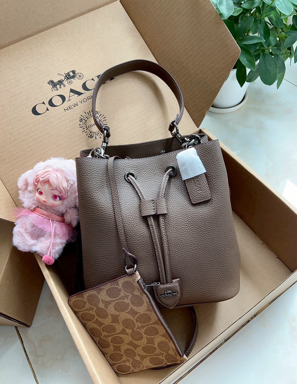 Coach Rowan Bucket Bag ((CBH06/CBH07)) (แอดไลน์ก่อนสั่งซื้อ)