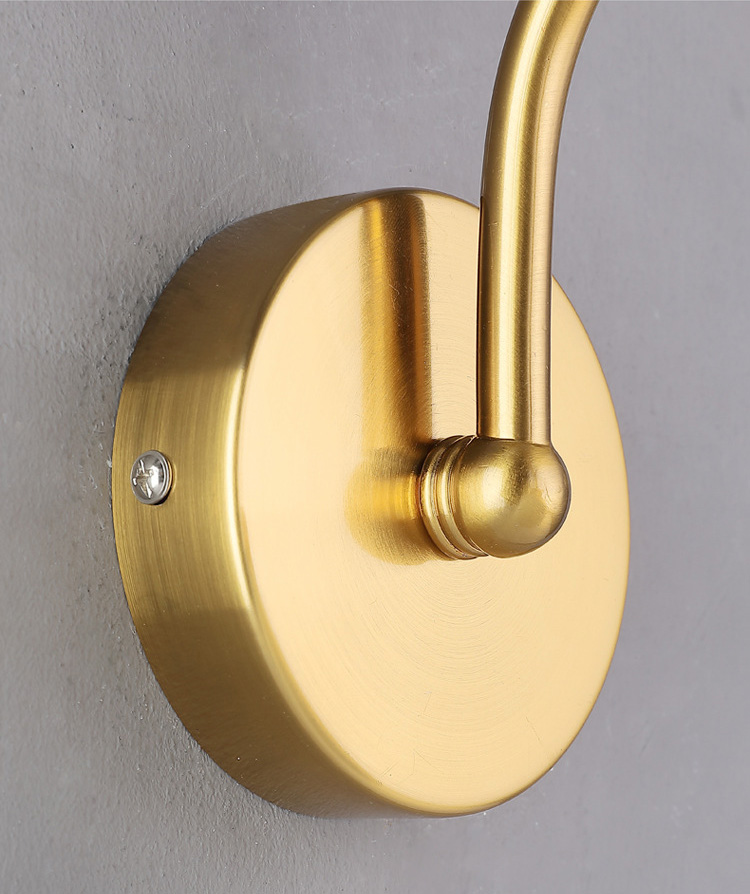 โคมไฟติดผนังก้านทรงโค้ง French Glass โป๊ะโคมแก้วทรงกลม15cm สีขาวนม [YLTH-640]