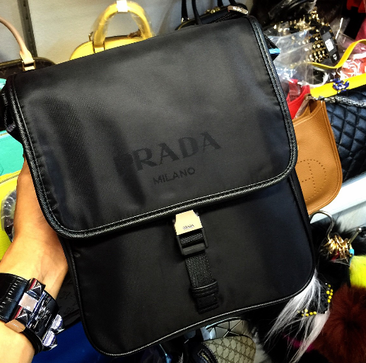 กระเป๋า pd nylon messenger bag สีดำ 9 นิ้ว