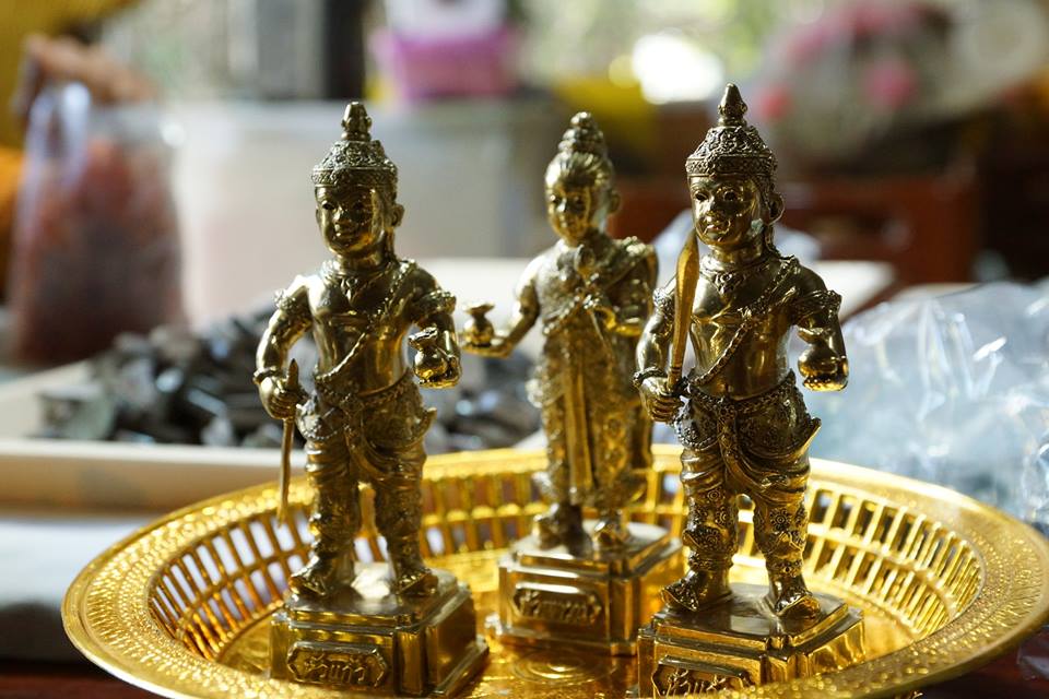 กุมารเทพ กุมาร-กุมารี หัวแก้ว-หัวแหวน เนื้อโลหะทองเหลืองขัดเงา (สูง6นิ้ว กว้าง2นิ้ว) หลวงพ่อหนุน วัดพุทธโมกข์ ปลุกเสก