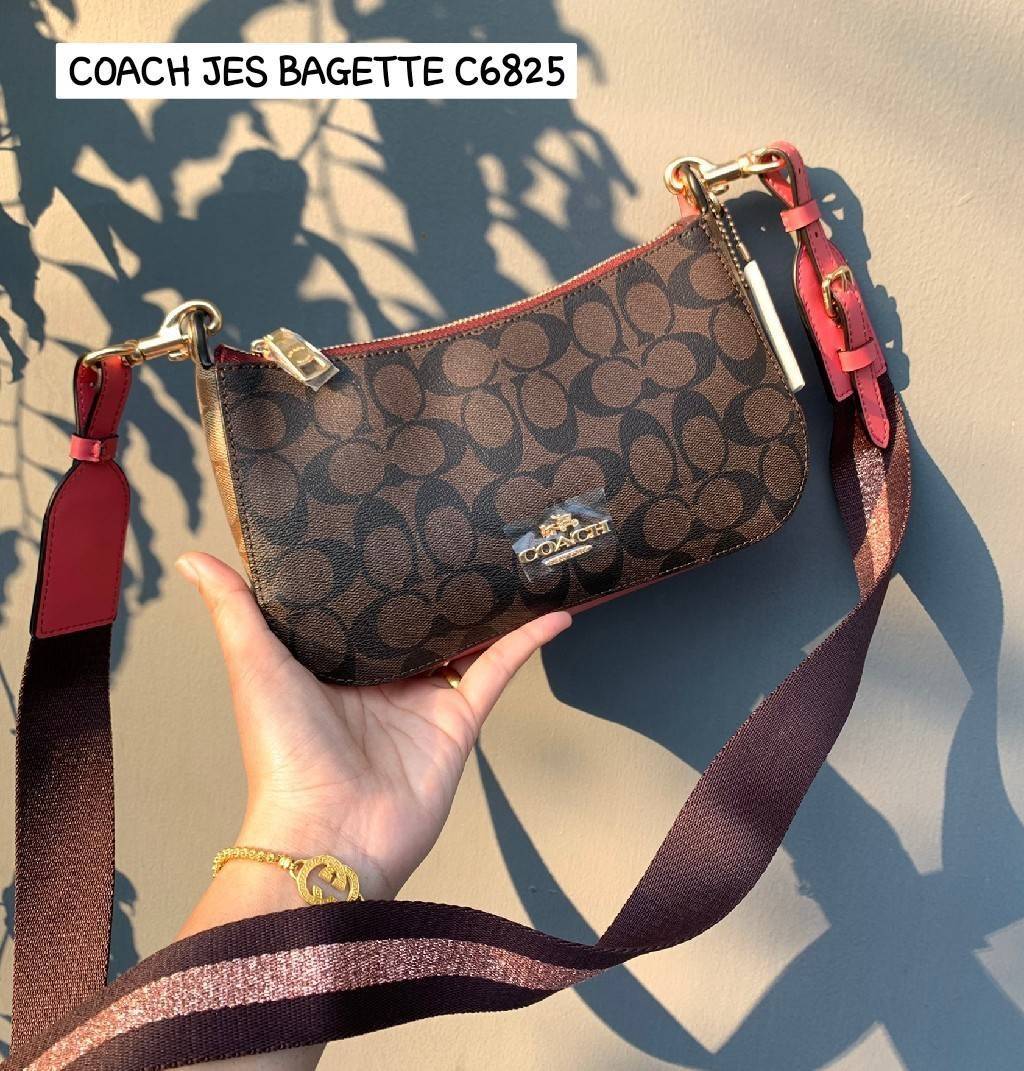 COACH JES BAGETTE IN BLOCKED SIGNAATURE C6825 (แอดไลน์ก่อนสั่งซื้อ)