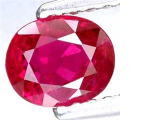 พลอยเนื้อแข็งพม่า 0.78 กะรัต ขนาด 6x5x3 ,มิล สีแดงมีตำหนิ ประมาณ 20%