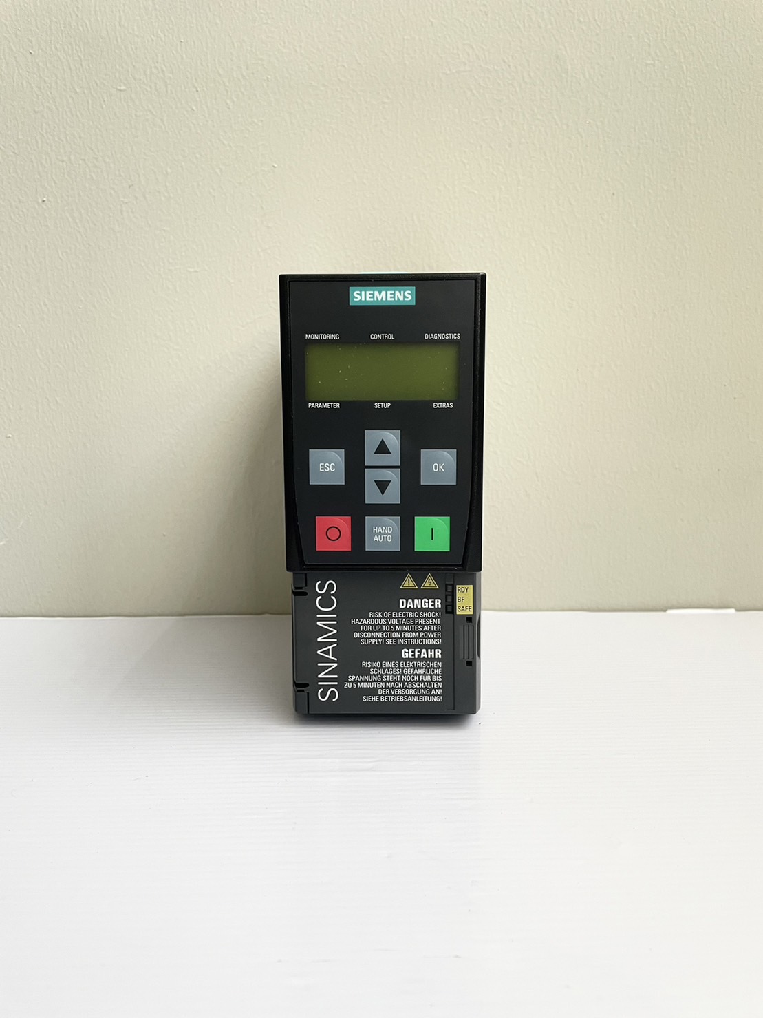 Siemens Inverter G120C Model:6SL3210-1KE11-8UB2 (0.55KW/0.75HP Input 3-Phase 380V Output 3-Phase 380 V