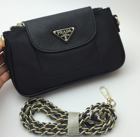 กระเป๋า pd Nylon Tessuto Saffiano Clutch Sling Bag สีดำ