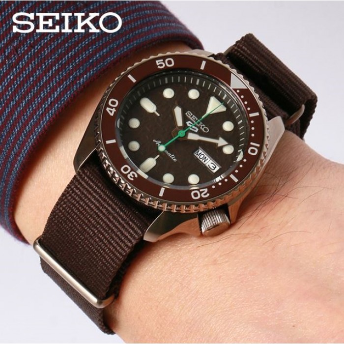 Karnvera Shop นาฬิกาข้อมือผู้ชาย Seiko 5 Sport Automatic รุ่น SRPD85K1