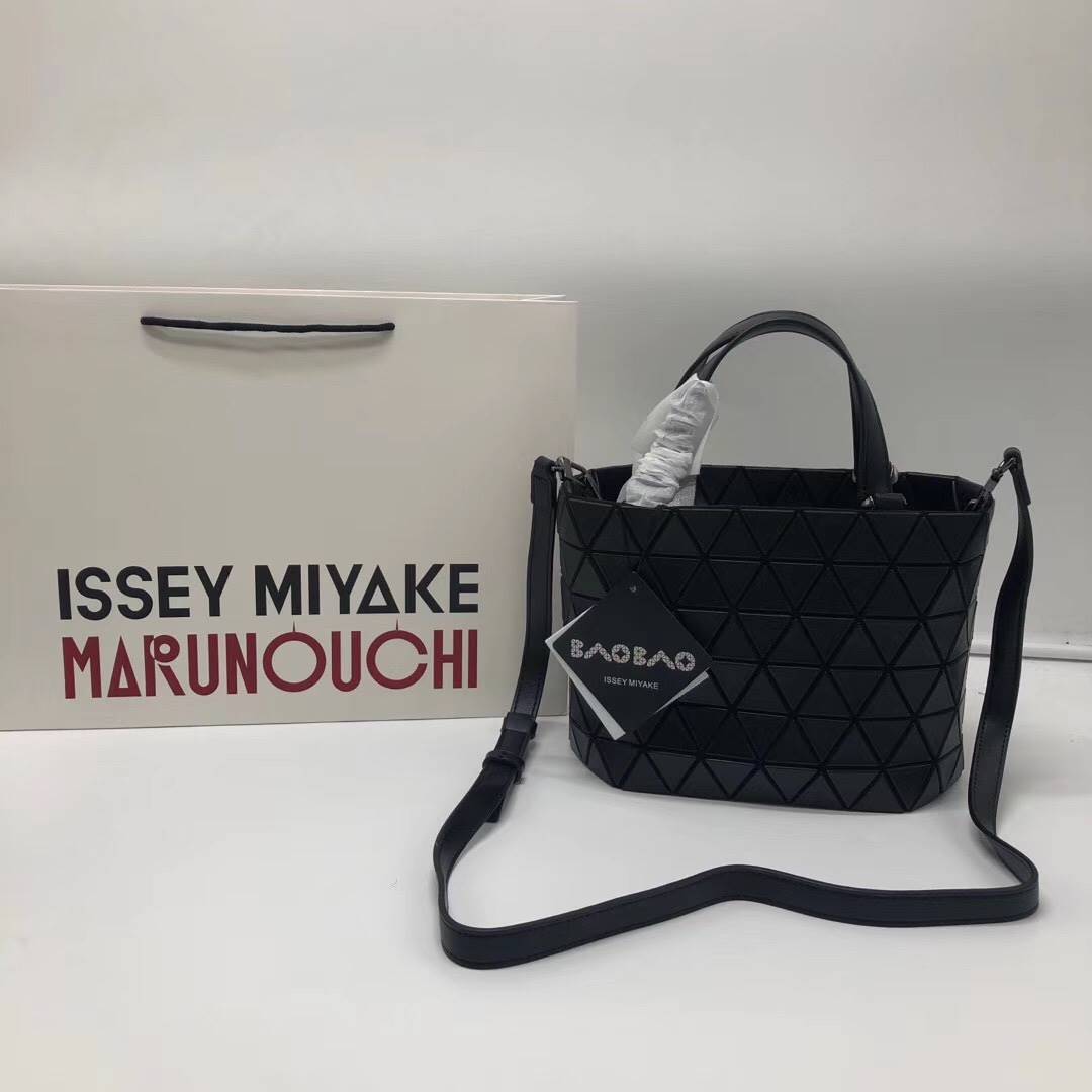 พร้อมส่ง กระเป๋า issey 29cm มีหลายสี