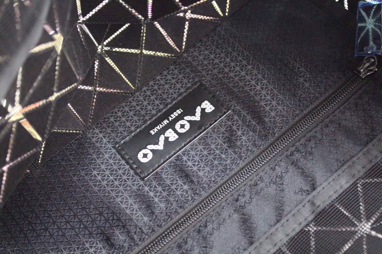 พร้อมส่ง กระเป๋า issey 14x14 มีหลายสี