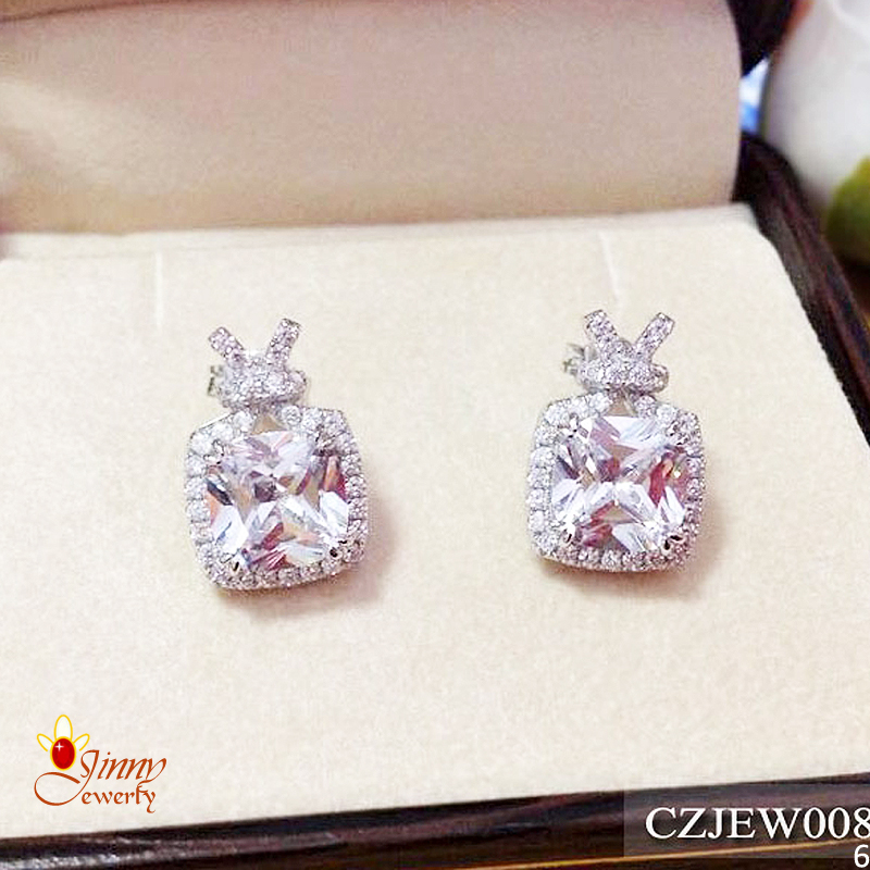 ต่างหูเงินแท้ ประดับเพชร cz ตัวเรือนทำด้วยเงินแท้