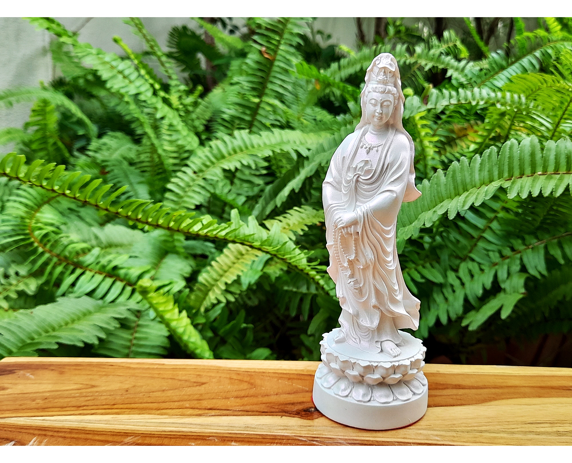 รูปหล่อ พระแม่กวนอิม ปางยืน เนื้อเรซิ่น สีขาวมุข(ประกายสะท้อนแสงเหลือบสีรุ้ง) (สูง9นิ้ว) ปี2564 #รับประกันแท้ - หลวงพ่อเล็ก วัดท่าขนุน ปลุกเสก